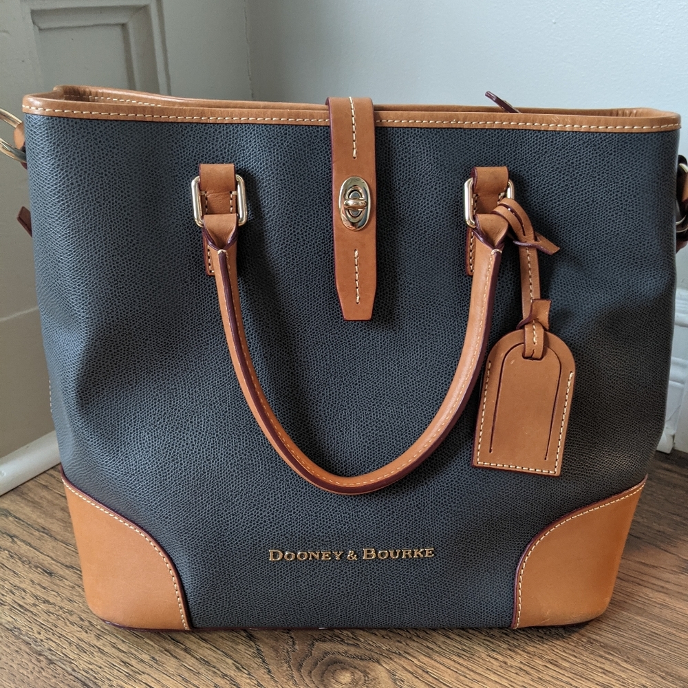 Like New Dooney and Bourke Purse